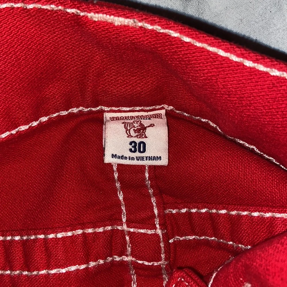 I have a nice pair of true religion Jeans I have never worn before - Picture 4 of 4